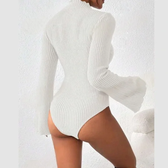 Luxe bell sleeve fitted bodysuit - Picture 8 of 11